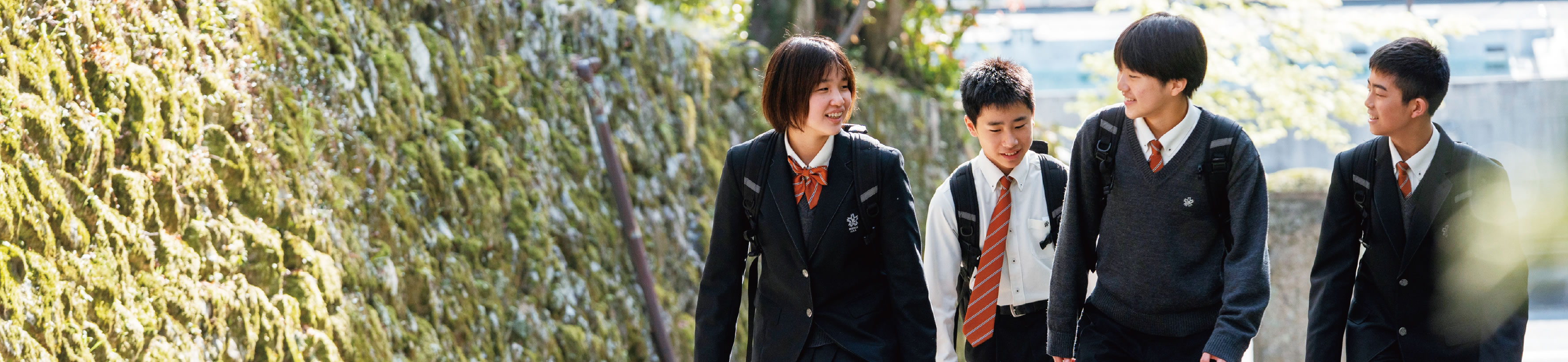 JUNIOR HIGHSCHOOL 中学校