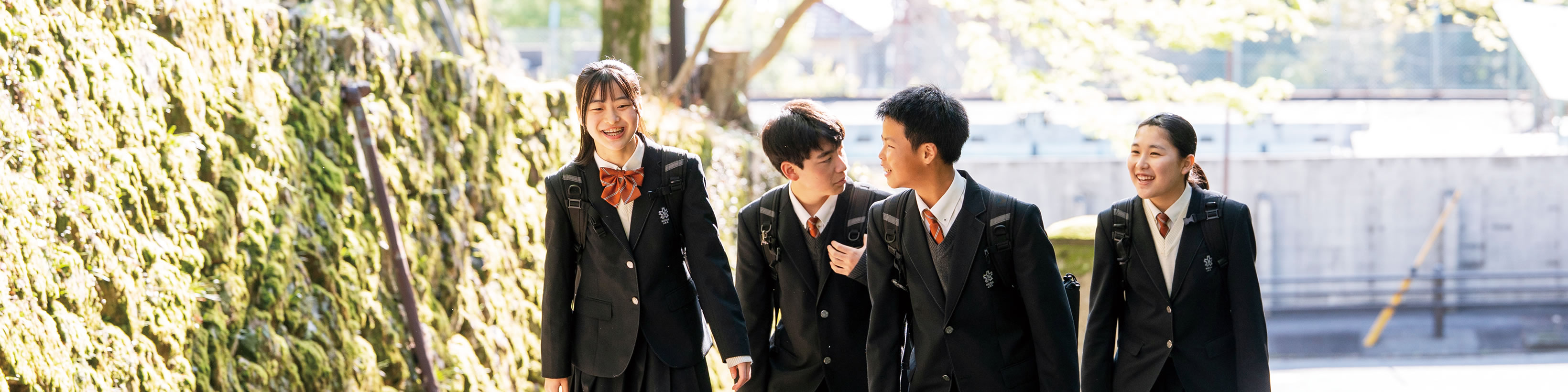 JUNIOR HIGHSCHOOL 中学校