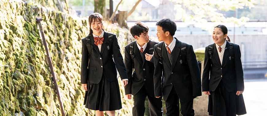 JUNIOR HIGHSCHOOL 中学校